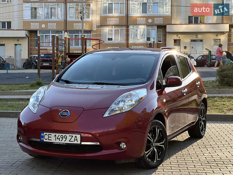 Хэтчбек Nissan Leaf 2012 в Черновцах Хэтчбек Nissan Leaf 2012 в Черновцах