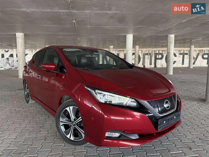 Хэтчбек Nissan Leaf 2018 в Тернополе Хэтчбек Nissan Leaf 2018 в Тернополе