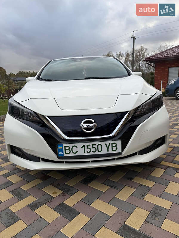 Хетчбек Nissan Leaf 2018 в Мостиській