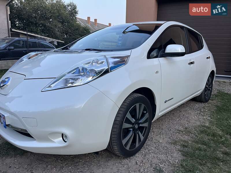 Хэтчбек Nissan Leaf 2017 в Черновцах