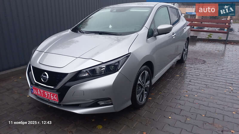 Хэтчбек Nissan Leaf 2022 в Полтаве