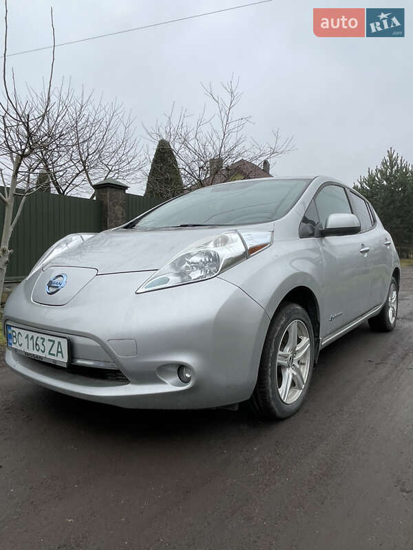 Хэтчбек Nissan Leaf 2014 в Львове