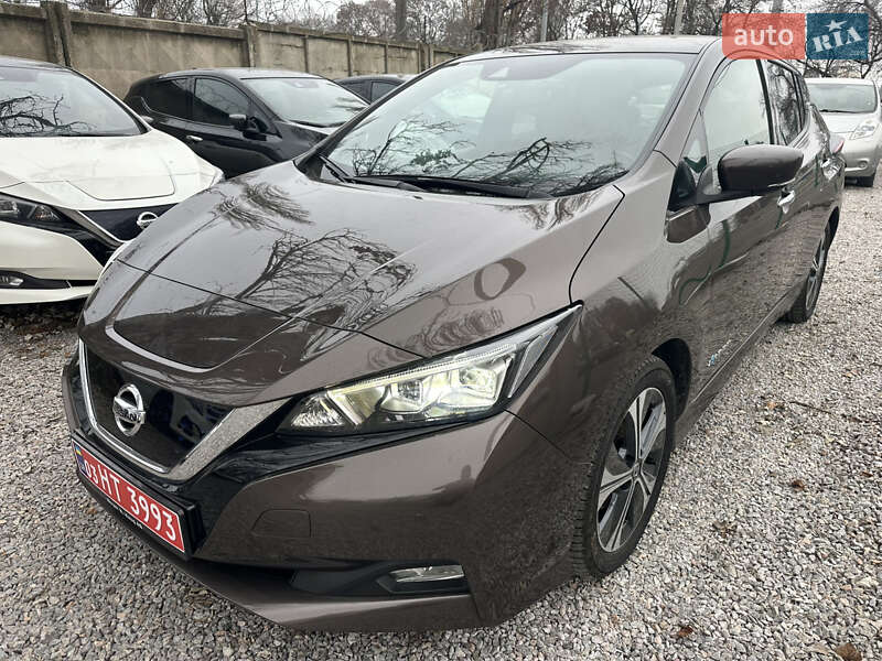 Хэтчбек Nissan Leaf 2018 в Одессе Хэтчбек Nissan Leaf 2018 в Одессе