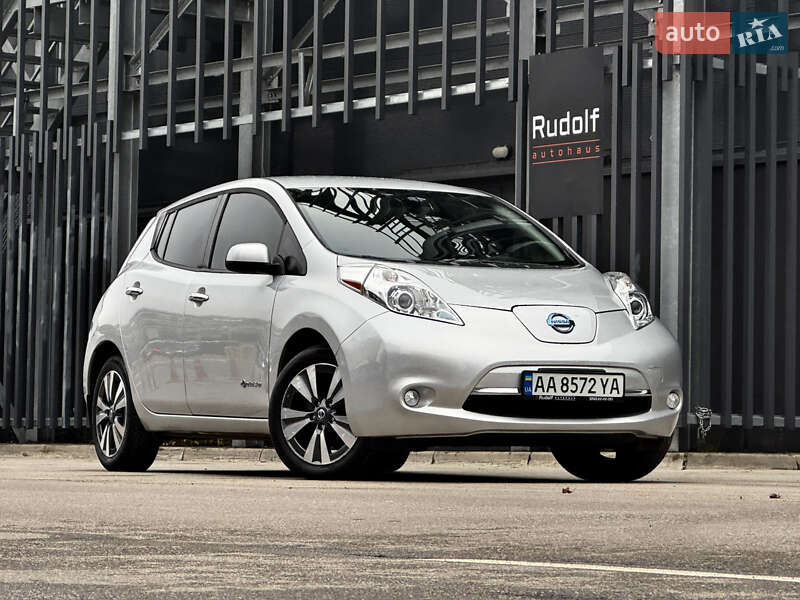 Хэтчбек Nissan Leaf 2016 в Киеве