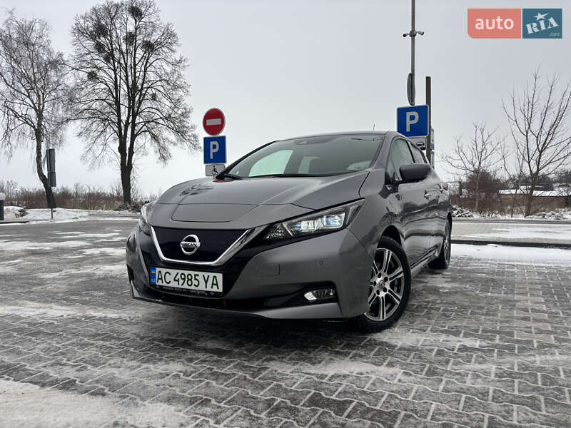 Хэтчбек Nissan Leaf 2018 в Владимире Хэтчбек Nissan Leaf 2018 в Владимире