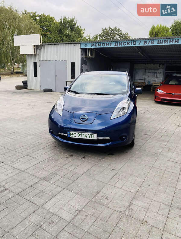 Хэтчбек Nissan Leaf 2016 в Запорожье