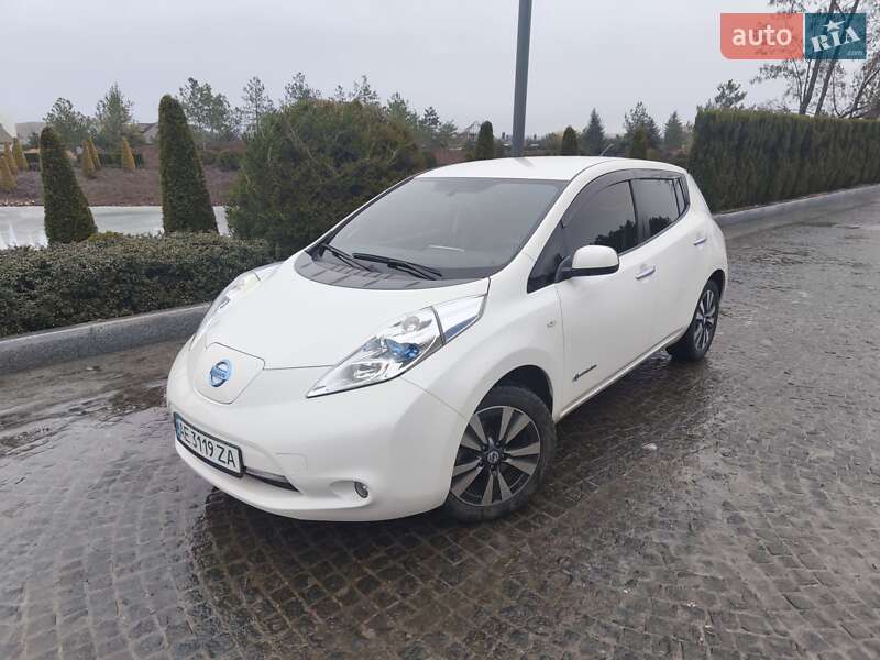 Хэтчбек Nissan Leaf 2014 в Днепре