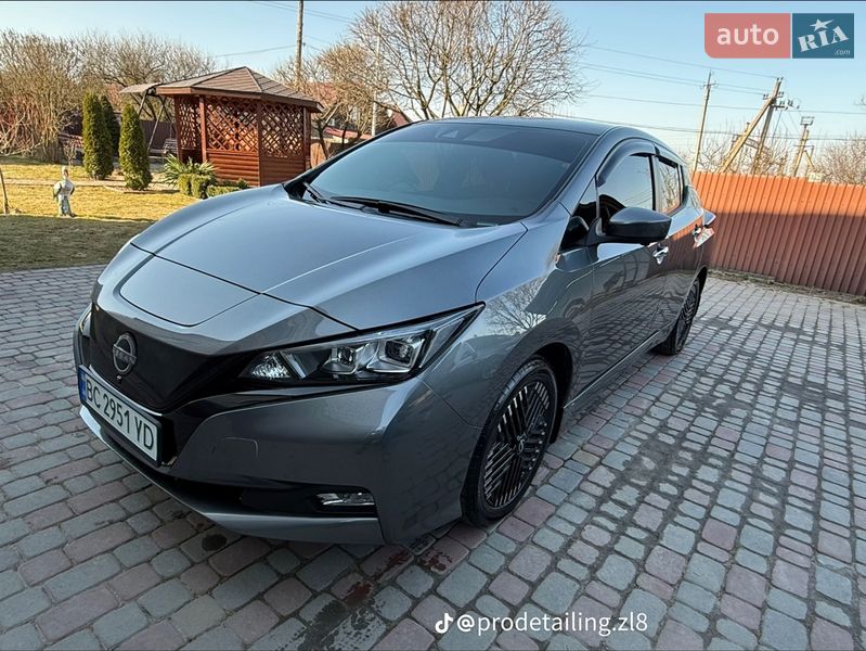 Хетчбек Nissan Leaf 2024 в Золочеві