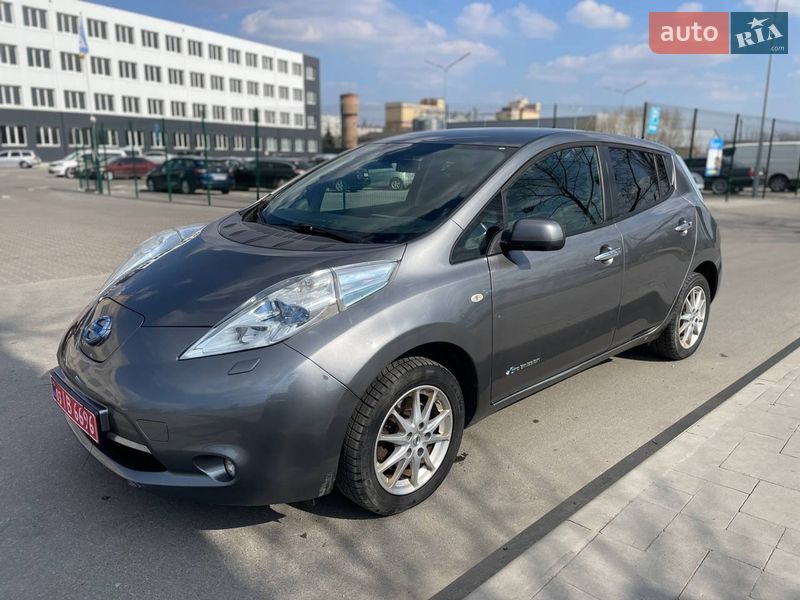 Хэтчбек Nissan Leaf 2015 в Киеве