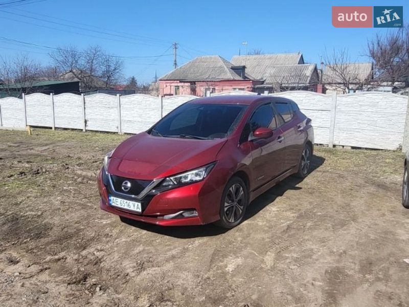 Хэтчбек Nissan Leaf 2019 в Днепре Хэтчбек Nissan Leaf 2019 в Днепре