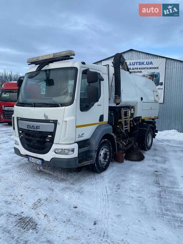 Подметальная машина DAF LF 2014 в Луцке