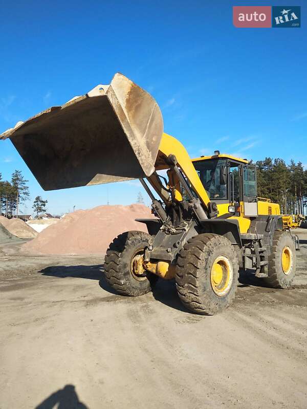 Фронтальні навантажувачі SDLG LG 956L 2008 в Києві