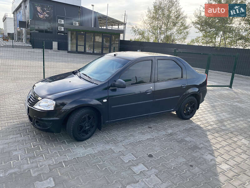 Седан Renault Logan 2011 в Киеве