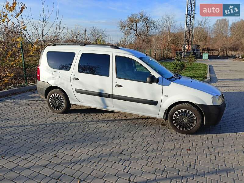 Седан Dacia Logan 2011 в Жмеринке Седан Dacia Logan 2011 в Жмеринке