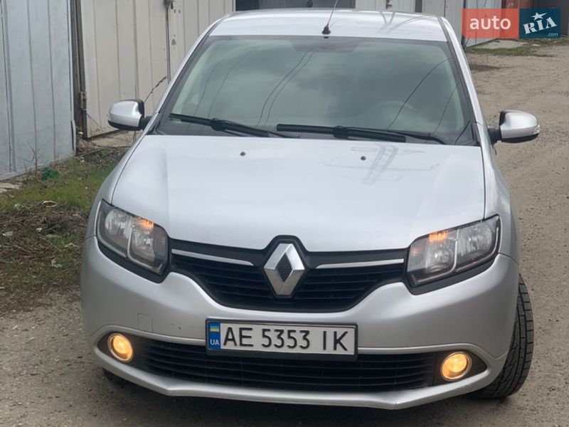 Седан Renault Logan 2014 в Днепре