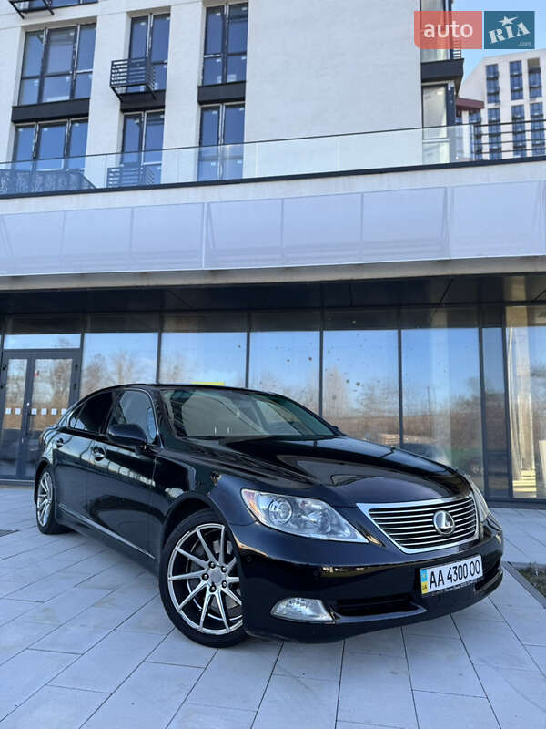 Седан Lexus LS 2008 в Киеве