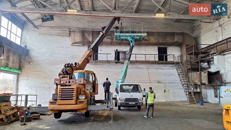 Автокран Komatsu LW 1993 в Одессе