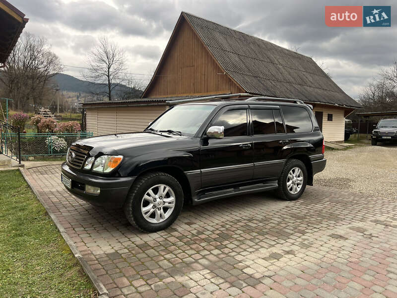 Внедорожник / Кроссовер Lexus LX 2004 в Яремче