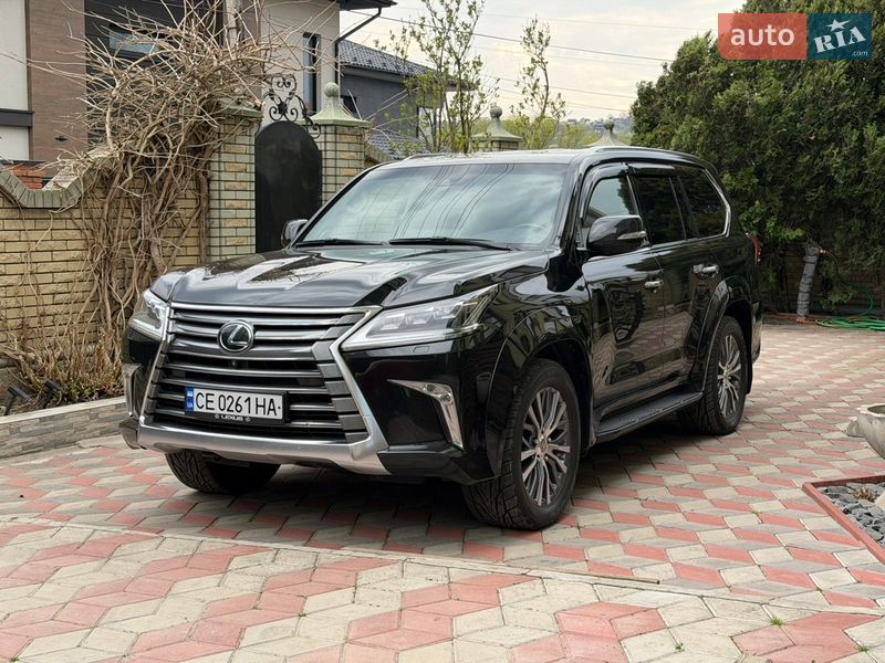 Позашляховик / Кросовер Lexus LX 2017 в Чернівцях