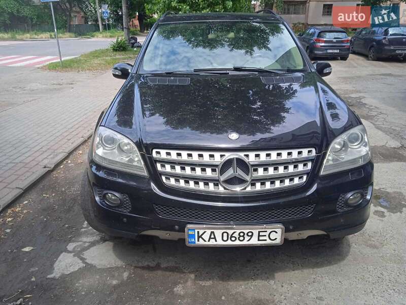 Внедорожник / Кроссовер Mercedes-Benz M-Class 2006 в Киеве