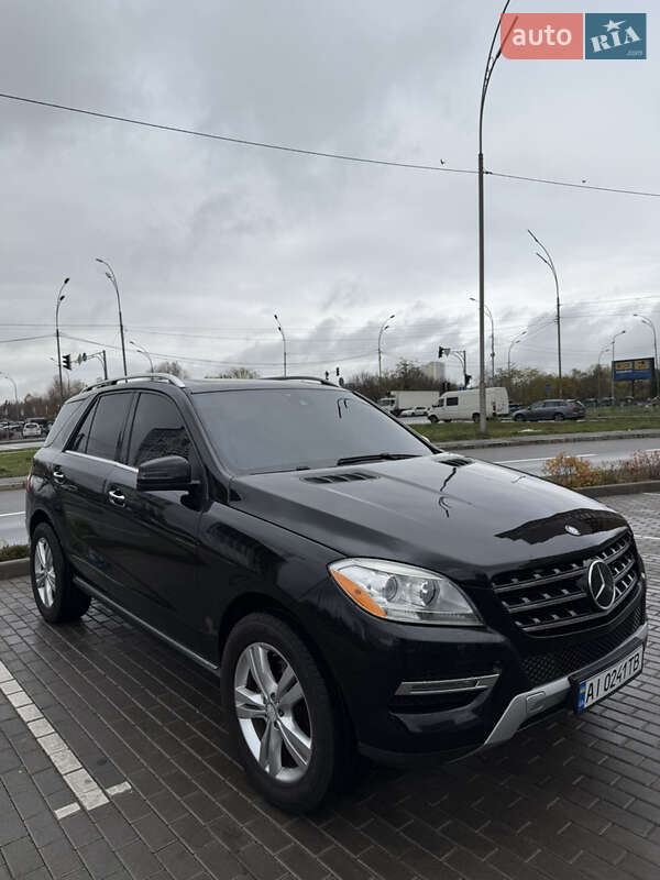 Внедорожник / Кроссовер Mercedes-Benz M-Class 2015 в Киеве