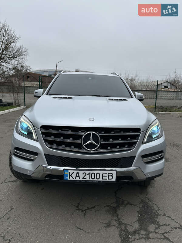 Внедорожник / Кроссовер Mercedes-Benz M-Class 2012 в Киеве