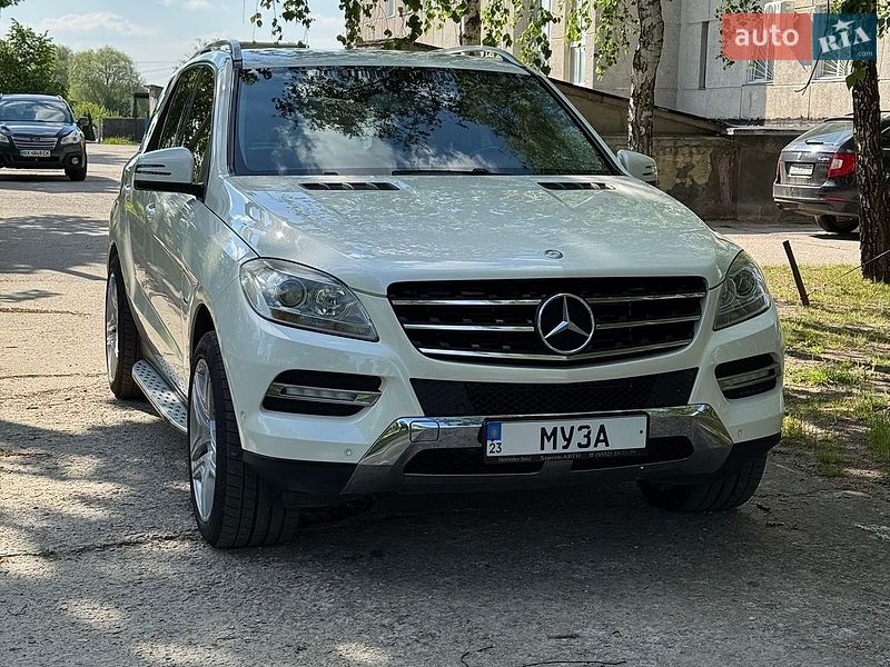 Внедорожник / Кроссовер Mercedes-Benz M-Class 2011 в Нетешине