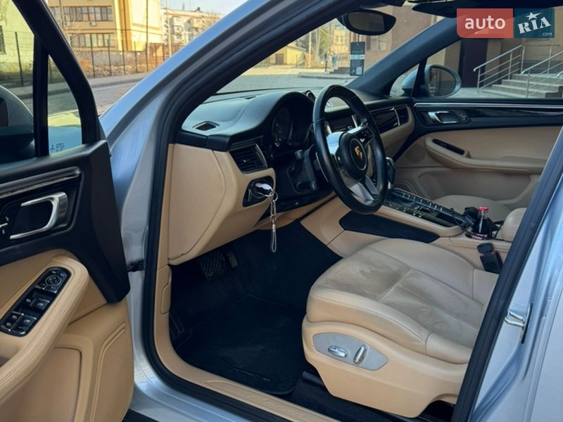 Внедорожник / Кроссовер Porsche Macan 2017 в Измаиле
