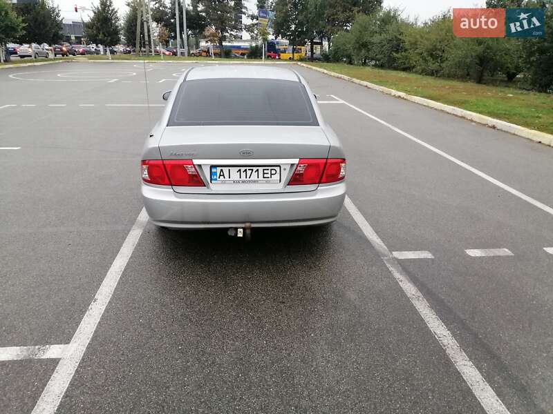 Седан Kia Magentis 2006 в Бородянке