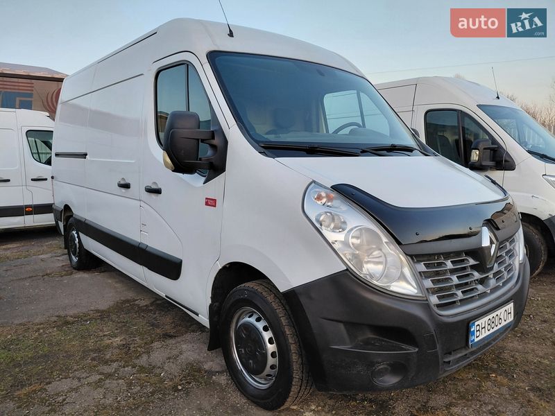 Вантажний фургон Renault Master 2016 в Івано-Франківську
