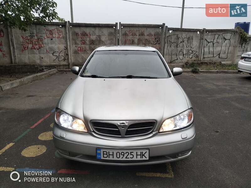 Седан Nissan Maxima 2003 в Черноморске
