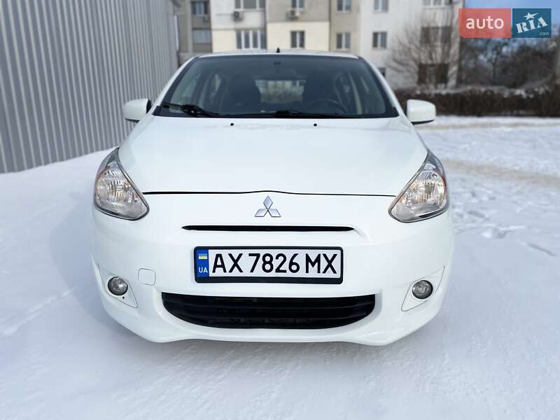 Хетчбек Mitsubishi Mirage 2013 в Харкові Хетчбек Mitsubishi Mirage 2013 в Харкові