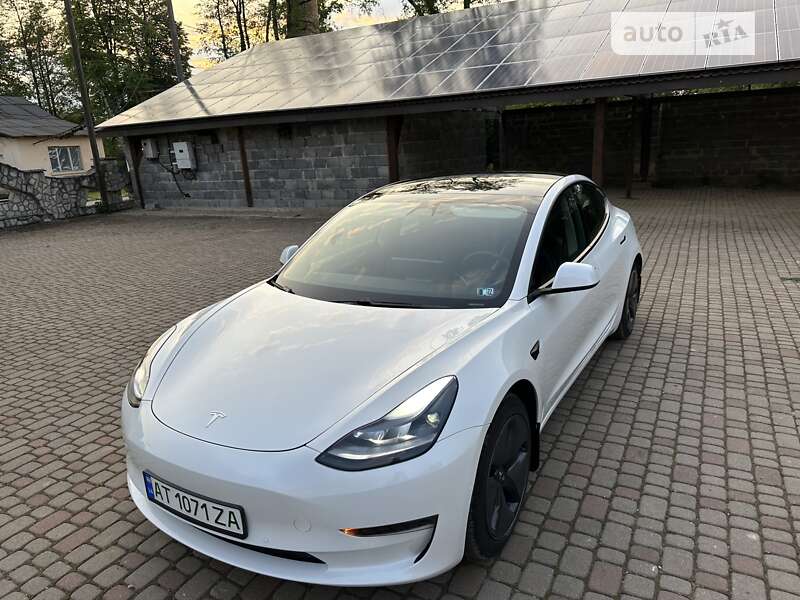 Седан Tesla Model 3 2021 в Калуше Седан Tesla Model 3 2021 в Калуше