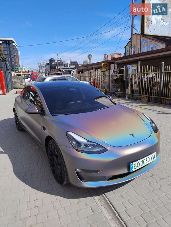 Седан Tesla Model 3 2022 в Тернополе
