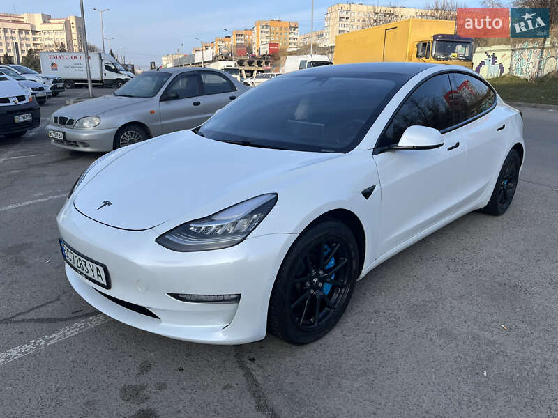 Седан Tesla Model 3 2019 в Львове Седан Tesla Model 3 2019 в Львове
