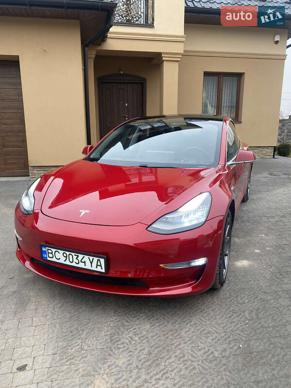 Седан Tesla Model 3 2019 в Самборе