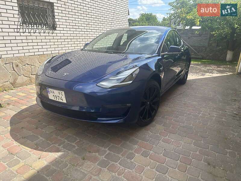 Седан Tesla Model 3 2018 в Киеве