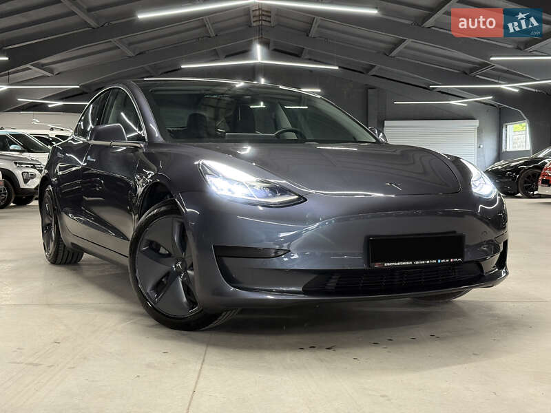 Седан Tesla Model 3 2019 в Владимире