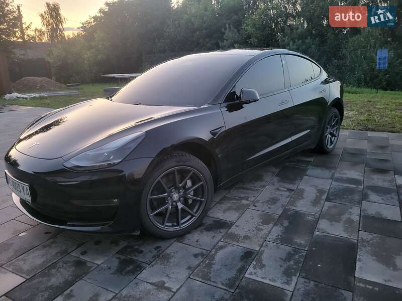 Седан Tesla Model 3 2021 в Луцьку