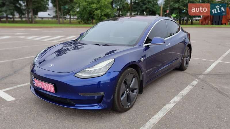 Седан Tesla Model 3 2018 в Киеве