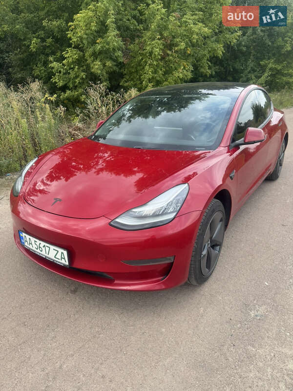 Седан Tesla Model 3 2018 в Киеве