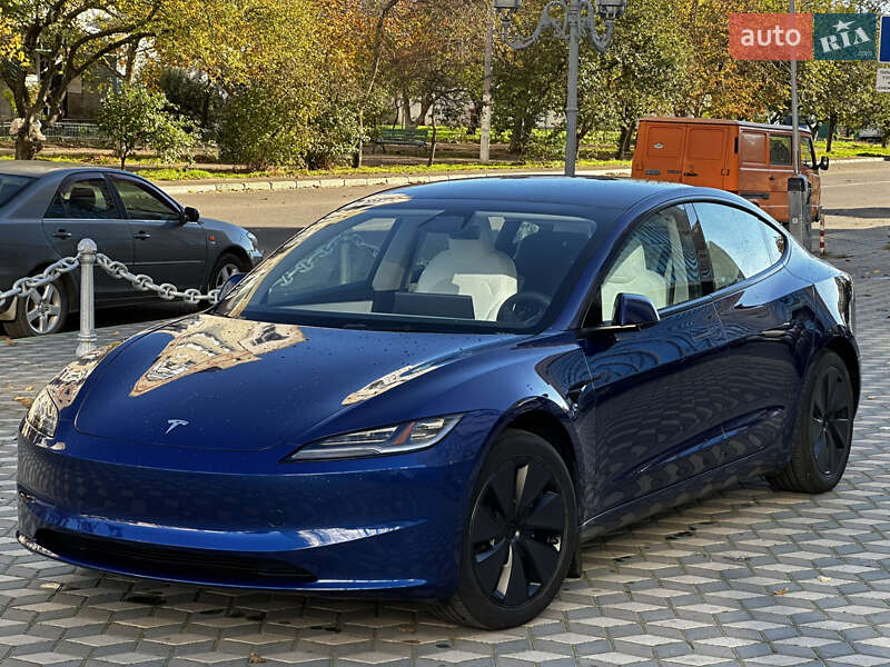 Седан Tesla Model 3 2024 в Чорноморську