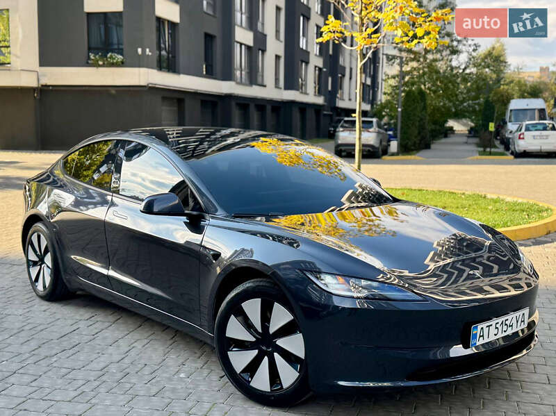 Седан Tesla Model 3 2024 в Києві