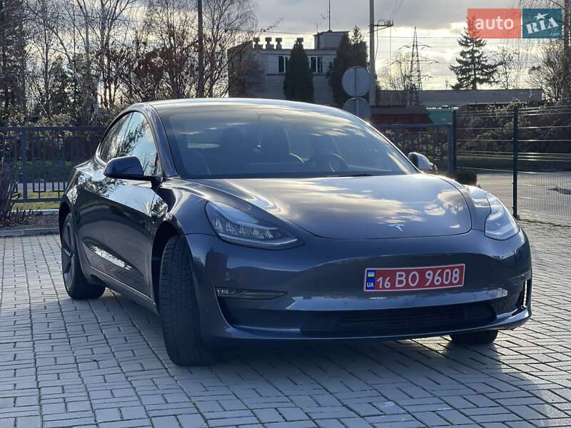 Седан Tesla Model 3 2022 в Львове Седан Tesla Model 3 2022 в Львове