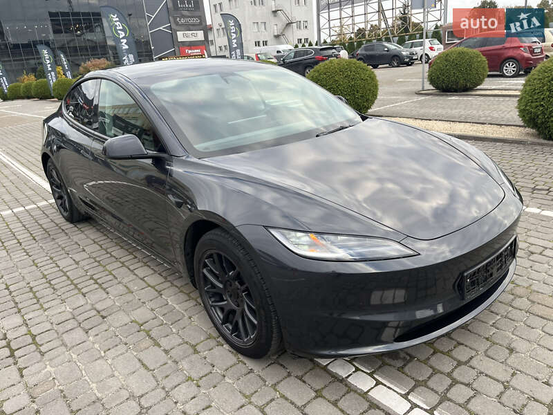 Седан Tesla Model 3 2024 в Львове Седан Tesla Model 3 2024 в Львове