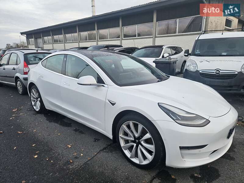 Седан Tesla Model 3 2020 в Житомире