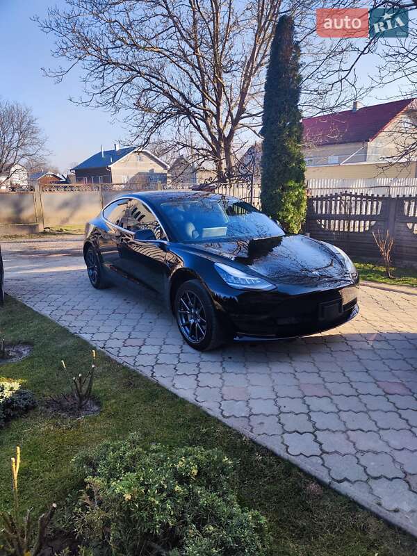 Седан Tesla Model 3 2019 в Черновцах Седан Tesla Model 3 2019 в Черновцах