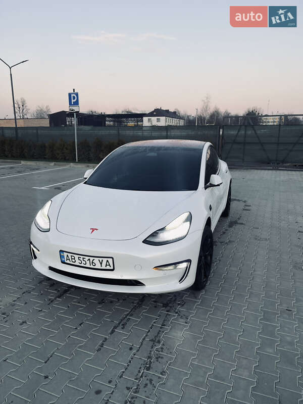 Седан Tesla Model 3 2018 в Виннице