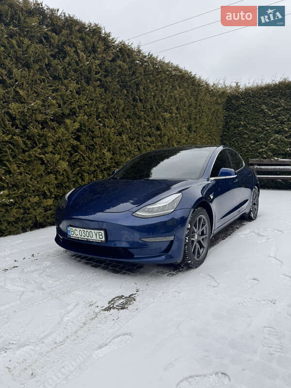 Седан Tesla Model 3 2019 в Львове