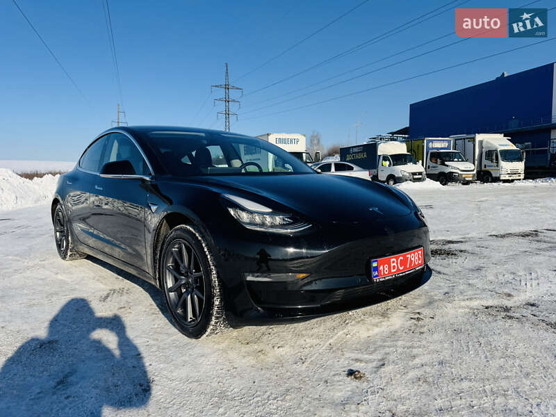 Седан Tesla Model 3 2020 в Ровно Седан Tesla Model 3 2020 в Ровно